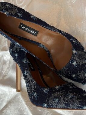 Nine West Navy Floral Jacquard Pointed-Toe Stiletto Heels